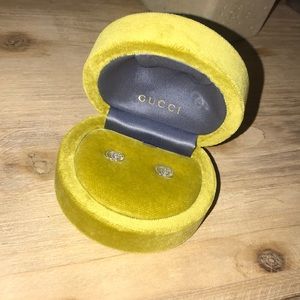 Gucci running gstud 14k whitegold earrings